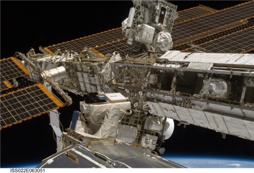 At the center: the SOLAR payload including SOLSPEC, onboard ISS. ©NASA